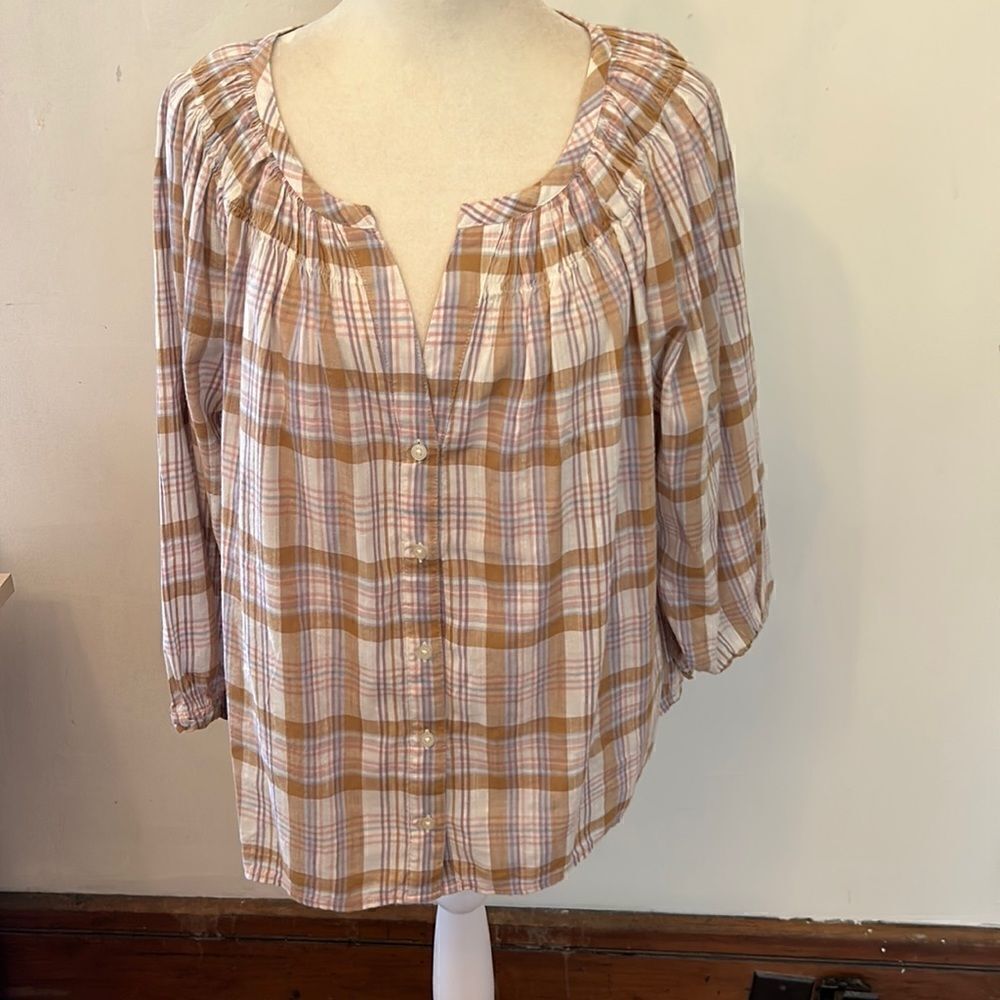 Gap tan pink blue striped button front top Size S
